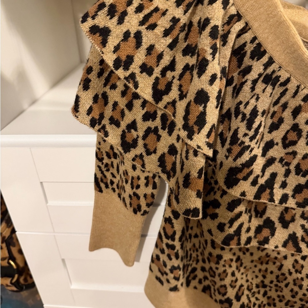 FRAME Leopard Print Off-Shoulder Sweater - Picture 5 of 6